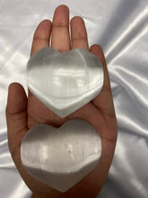 Load image into Gallery viewer, Selenite Hearts 🤍
